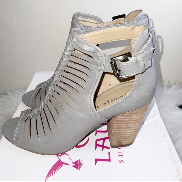 Chinese laundry distressed gray heeled sandal - Picture 7 of 9